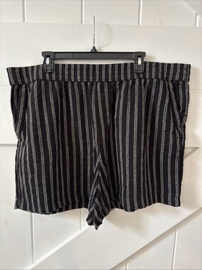 Sonoma Women’s Ultracomfort Waistband Size 1X Linen Blend Shorts Black Striped